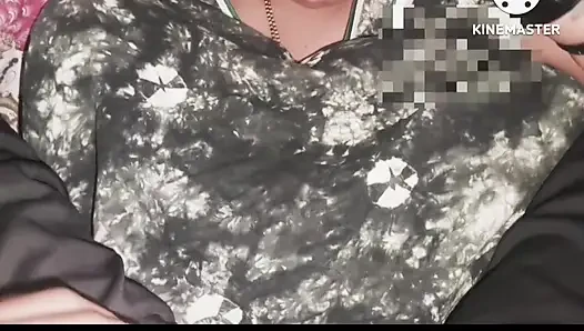Rani vahini nyepong kontol sambil sembunyiin kontol husbend di malam hari
