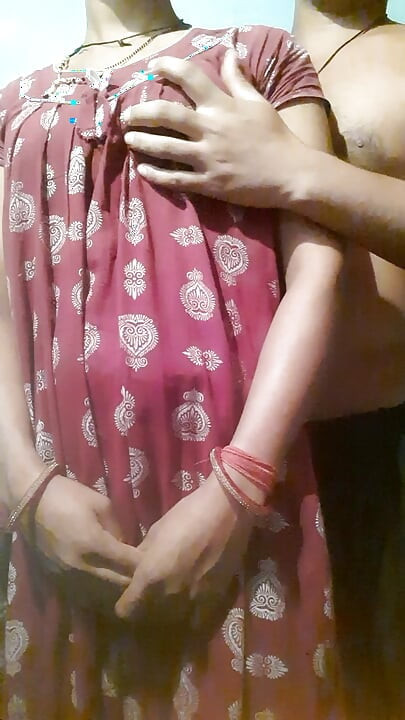 The Indian woman sat in my thigh and tightened my fat like this and took out my water and enjoyed it and sister-in-law also enjoyed it very much.