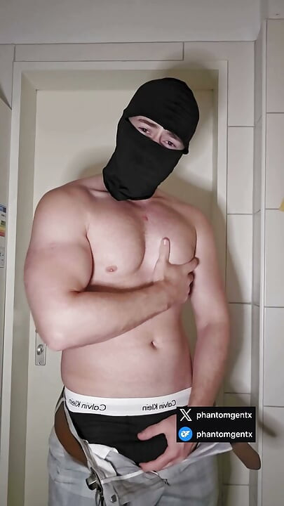 Depois do Trabalho de Terno - Papai Alemão de Máscara Tira a Roupa e Bate uma com Dirty Talk