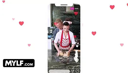 Tradwife setia alison rey melayani suaminya dengan segala cara yang bisa dibayangkan