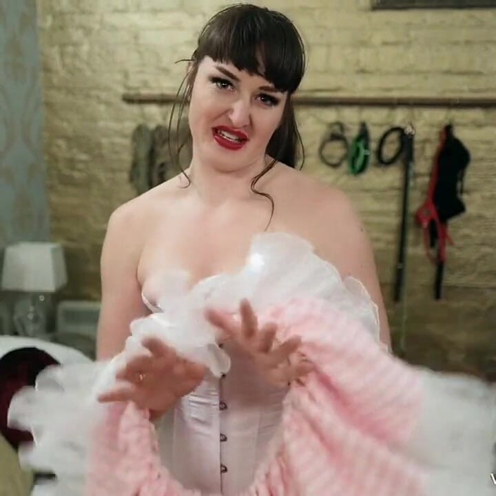 Vivienne L'amour - te transformă în curva mea perfectă