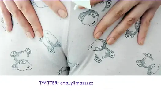 CAMELTOE- MASTURBATE WITH PAJAMA- RUBBING PUSSY WITH PAJAMA