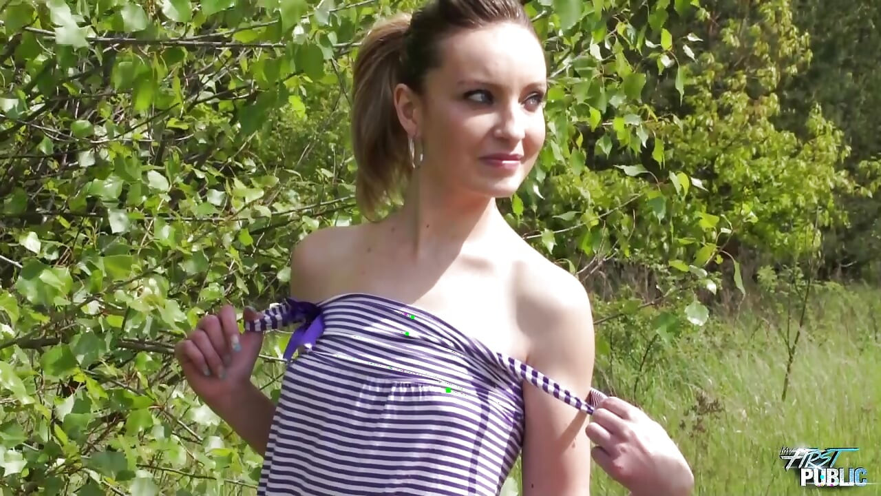 Sexy Blonde Confusion - Pavlina