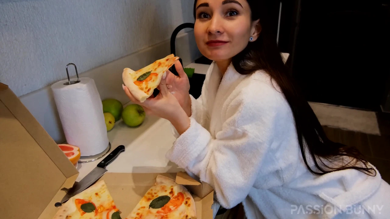 Pizza Dinner with Cum Sause in My Mouth