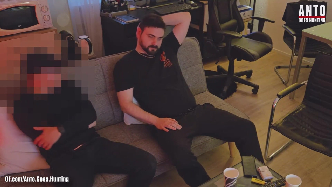 克里斯和史蒂文的首次3P当晚他们认识了对方