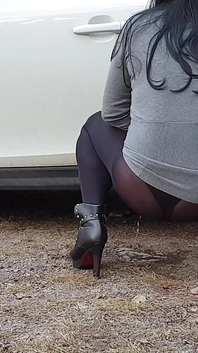 Peeing in My Pantyhose