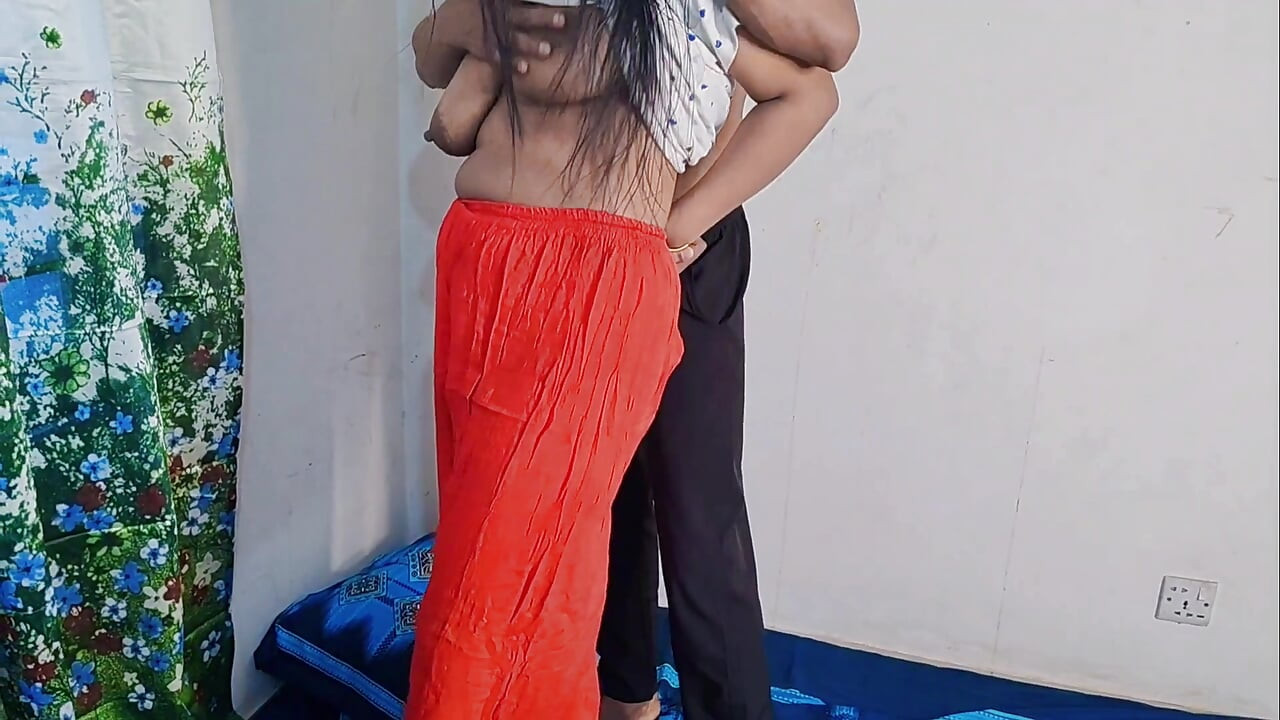 Adik tiri ngentot sama adik tiri india