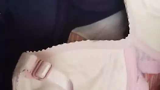 Cum üzerinde sutyen