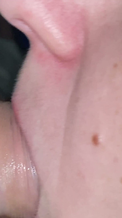 Filled the beauty's mouth with sperm, which he couldn't stand and sperm poured on his lips | Clip 2