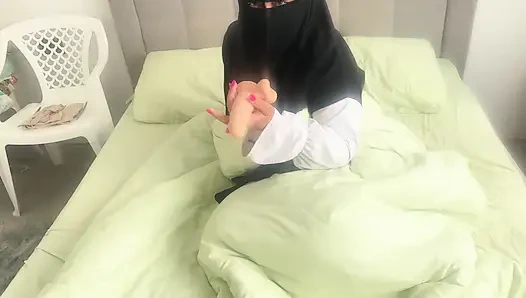 I found a dildo on an Arab woman and let her try a real dick