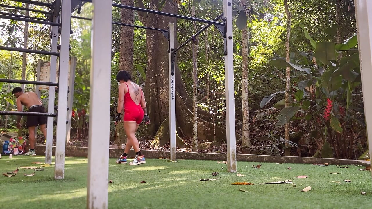 Full-body training with a predominance of pulldowns