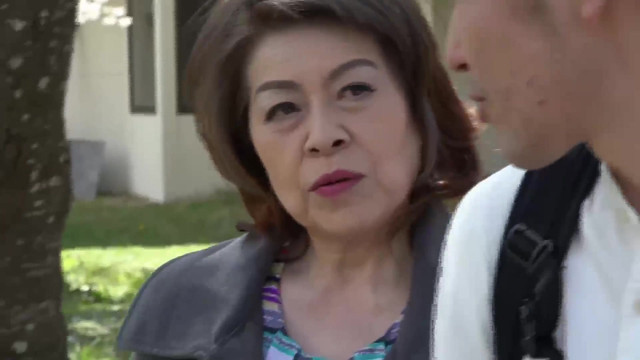 She Is Still Active! Grandma Who Would Eat Up Her Own Descendants Vol. 4-6