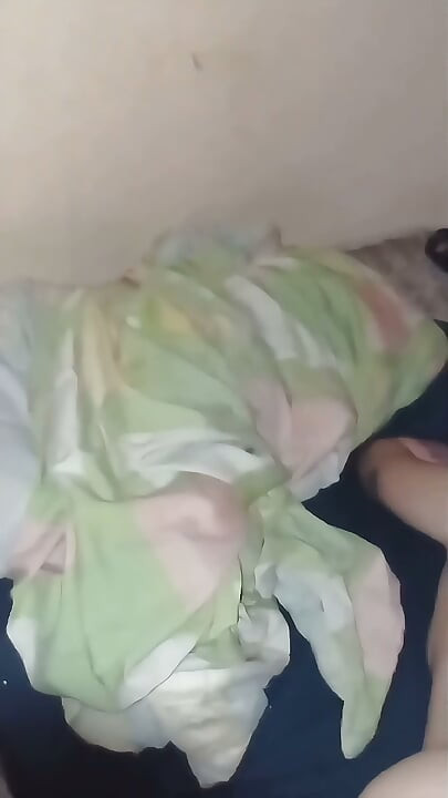 Profitând de duminica după-amiază când toată lumea e plecată la plimbare