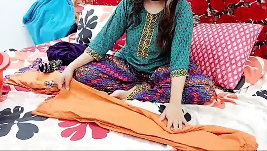Hintli sevimli Bengalli üniversiteli kız elbise değiştirme makarası çıplak