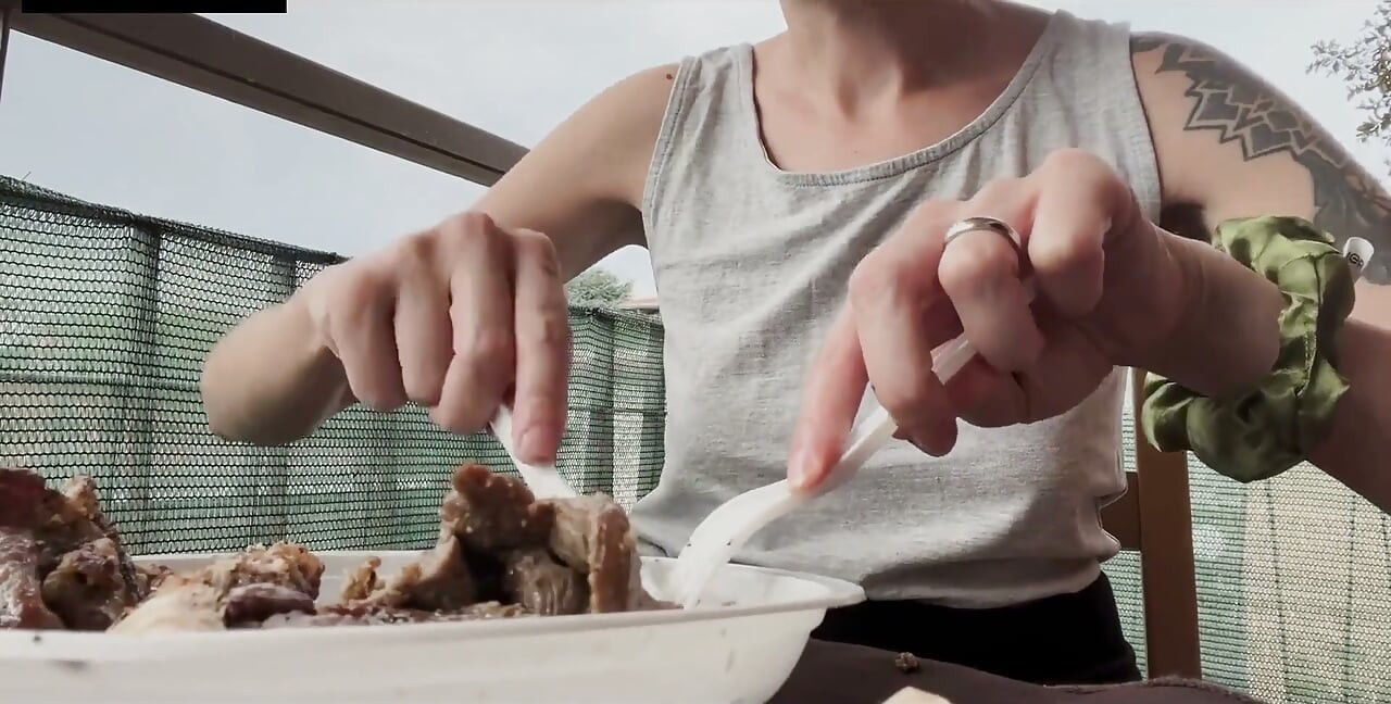 Lara Eats Meat, Then Fucks Blowjob and Creampie on the Couch
