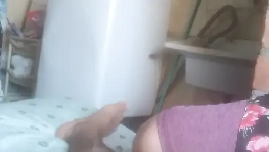 Wie groß, es passt kaum in meine hand, dann benutz deine beiden hände