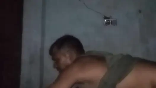 Bhabhi ne apni chut me mall under dalbaya
