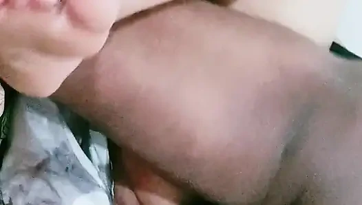 Призрак соблазняет сексуальную Решми в приватном