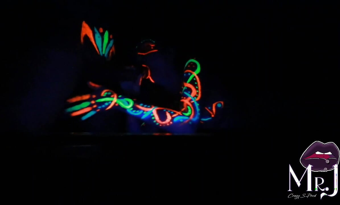 Sexo e pintura uv com Nyx &dmona