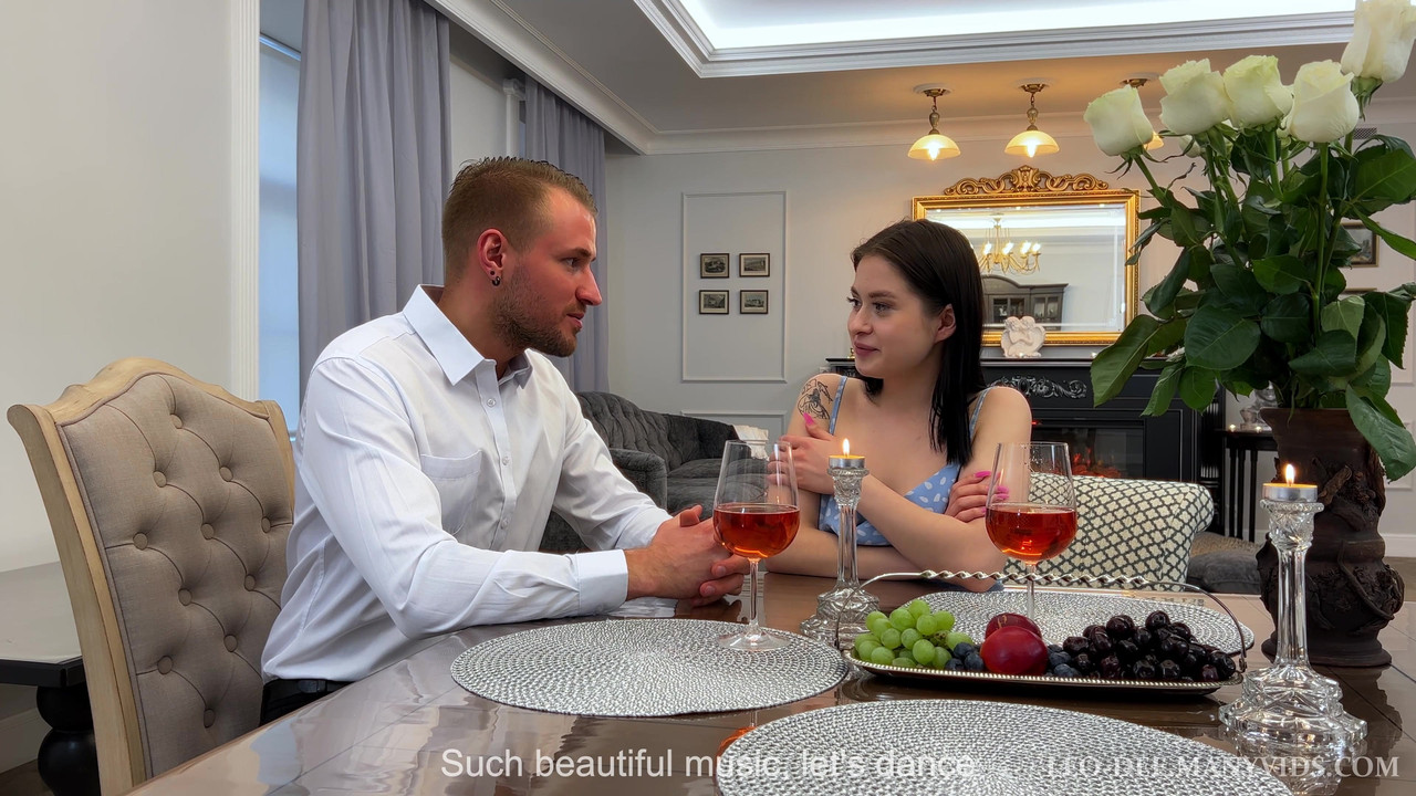 首次约会 - 射精并继续