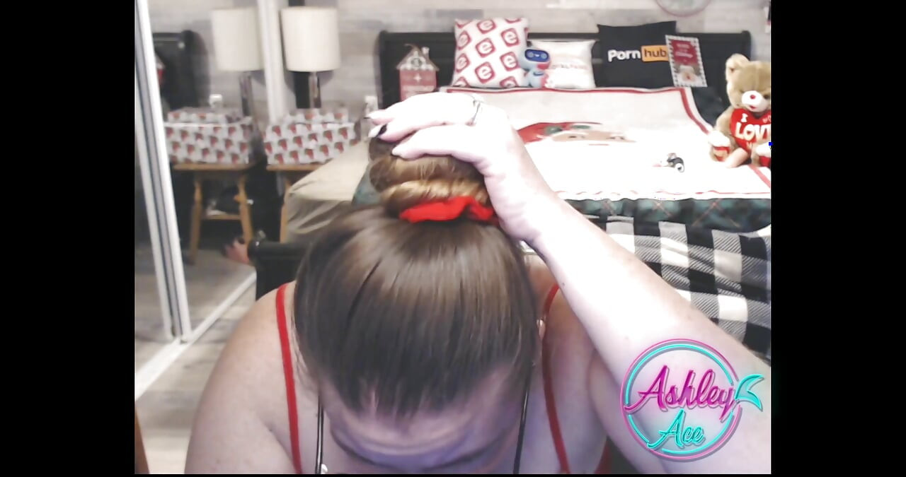 Slut Sucks Like a Pro - Cam Show Tease