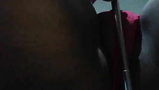 Aku melihat ibu tiriku menyentuhnya sendiri dan aku masuk ke dia