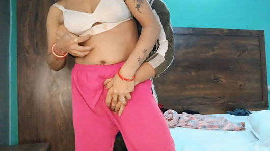 Paise ke abhav ke karan darji ne larki ko mari ganr