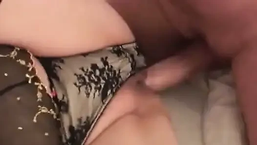 Nenek Jerman dengan lingerie seksi ini harus ngentot kontol besar sampai dia crot