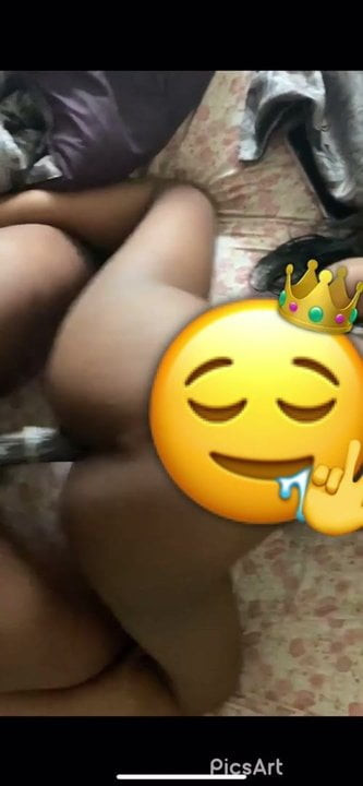 Duros backshots em pequena negra
