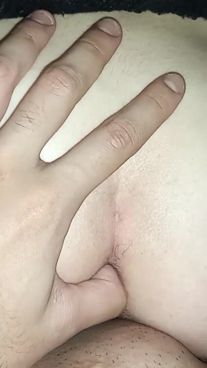 Spektakularan trenutak iz "POV s mojom ženom, pogledaj tu ukusnu bijelu guzicu dok mi penis sjaji"
