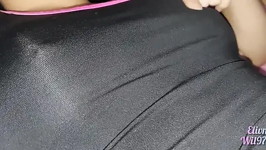 Xxx desi üvey kızımı siktiğimde sonra amının çok sevimli olduğunu görüyorum.