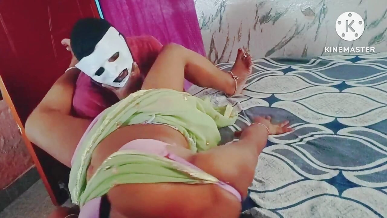 De man van mijn stiefdochter werd betoverd door mijn schoonheid en neukte me - Tamil erotische audio