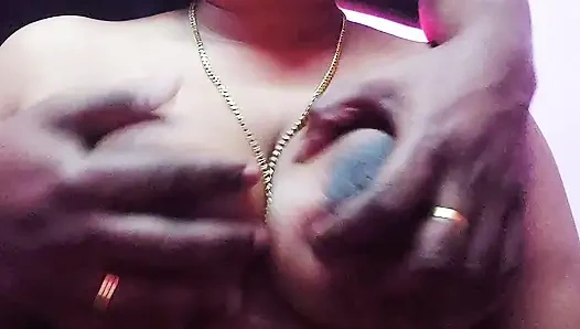 Madam odada hizmetçiyle seks yapmak istedi