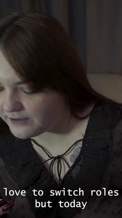 Porrhistoria - Stella flinar med onda medan hon knullar sin pojkvän med en strap-on | Klippa 1