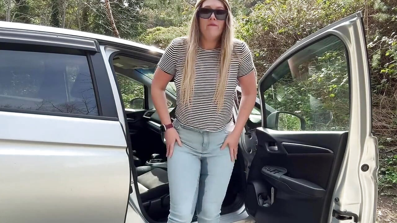 Esperando Meu Amigo, Mas Eu Não Conseguia Segurar E Molhar Meu Jeans