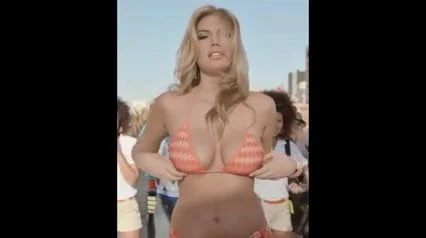Kate Upton: Try to look in her eyes