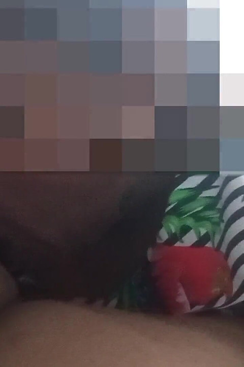 Dia bahkan tidak memperingatkanku dia akan ejakulasi aku harus menelan segalanya melawan kehendakku