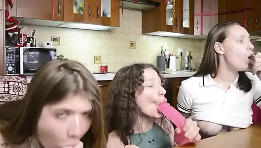 kinky sluts girlfriends suck threesome deep hot hot