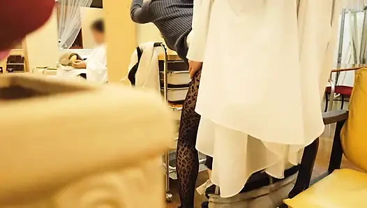 Салон, где зрительный контакт никогда не прекращается