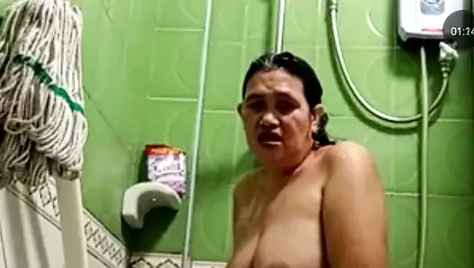 Sadece banyo yaparken izlemek için