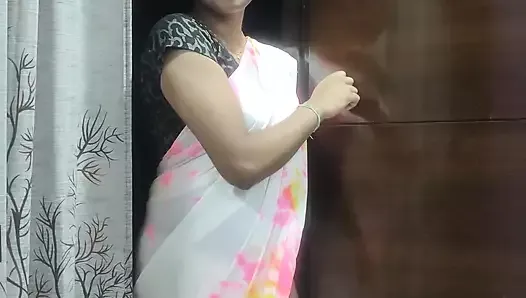 Telugu kobiety idą do krawieckiego na szczypcą bluzkę i ruchają się z Nim