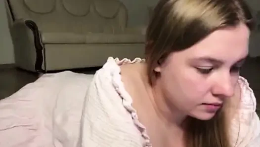 Jucielussie spielt mit lush in die muschi