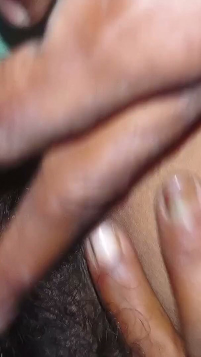 بهابجی گجراتی شب‌ها از کیر سیاه دیور لذت می‌بره قسمت ۳ | کلیپ ۱