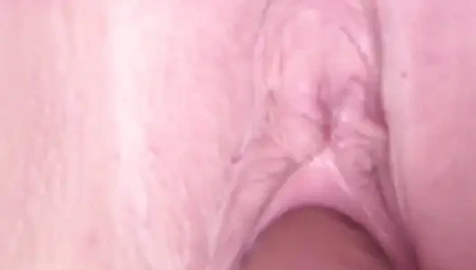 Istri hot Yunani lagi asik masturbasi dan ngentot memeknya pakai dildo