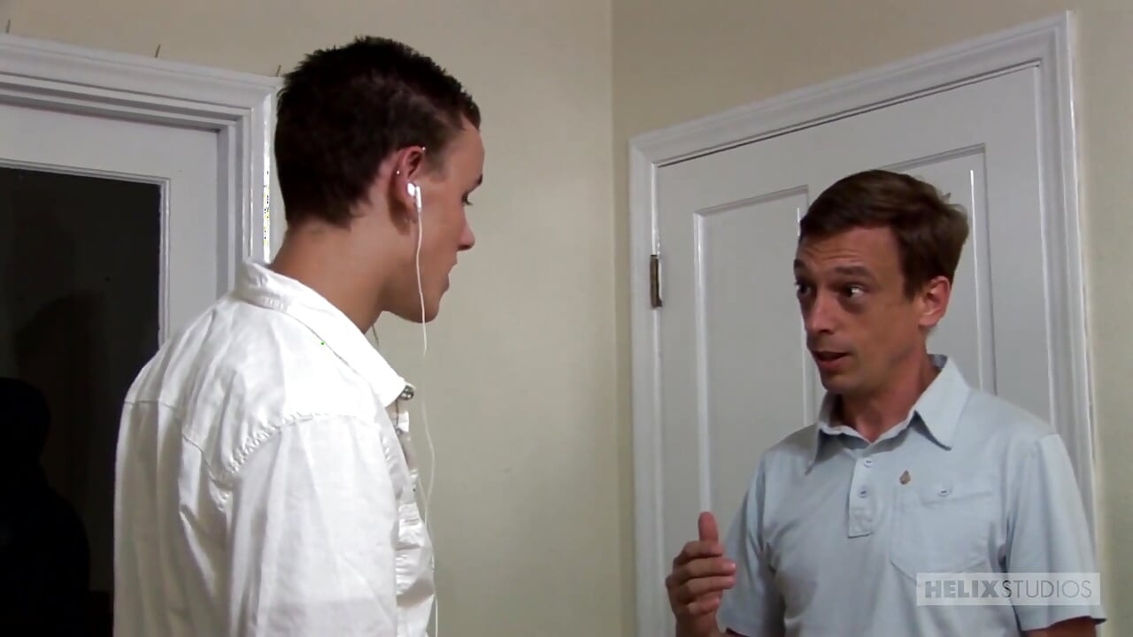 Sterne đánh đòn Tyler Berke