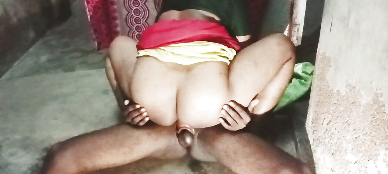 Shilpa bhabhi ne andhere me torch jalakar chudai ka Anand liya bhag 2