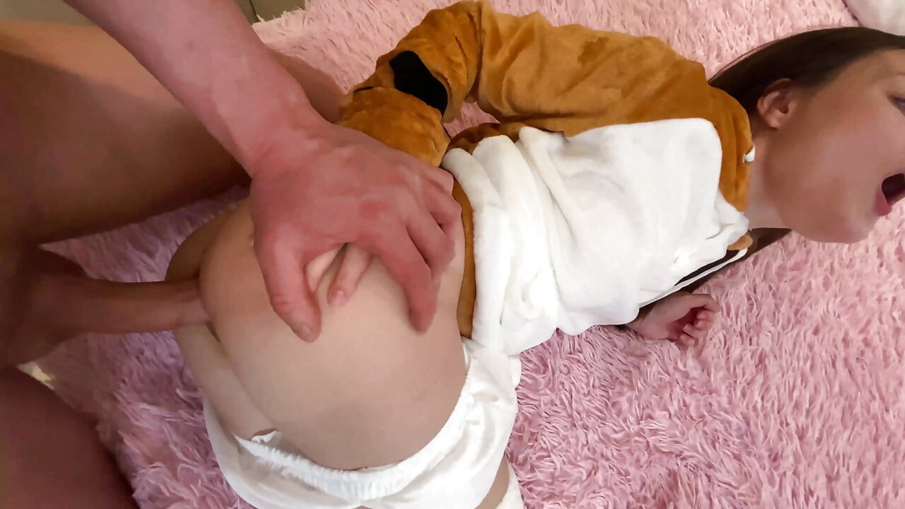 내 계부가 논스톱으로 사정하게 만들었어