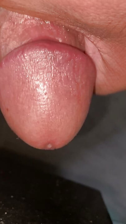 Penis saya terbakar dan saya akan berhubungan seks dengan satu orang lalu menyemprot sperma ke seluruh tubuhnya