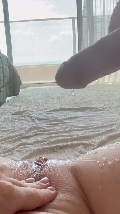 Blond milf stopy różowe majtki tryska dildo mokry orgazm | Klip 2