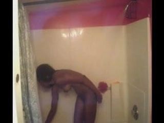 黑人洗澡
